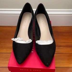 Black heels - pointed toe